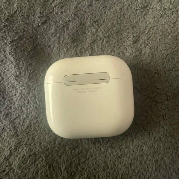 Apple AirPods 4 without noise cancellation On-Ear Headphones - White